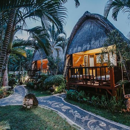 Alam Nusa Bungalow Huts & Spa Нуса-Лембонган Экстерьер фото